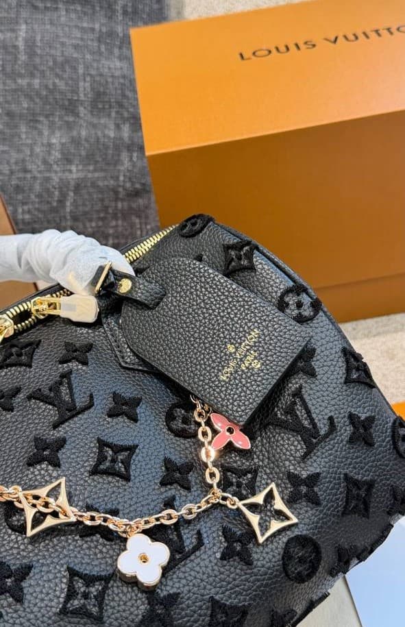 Жіноча сумка Louis Vuitton 25 см. — Фото 3 з 8