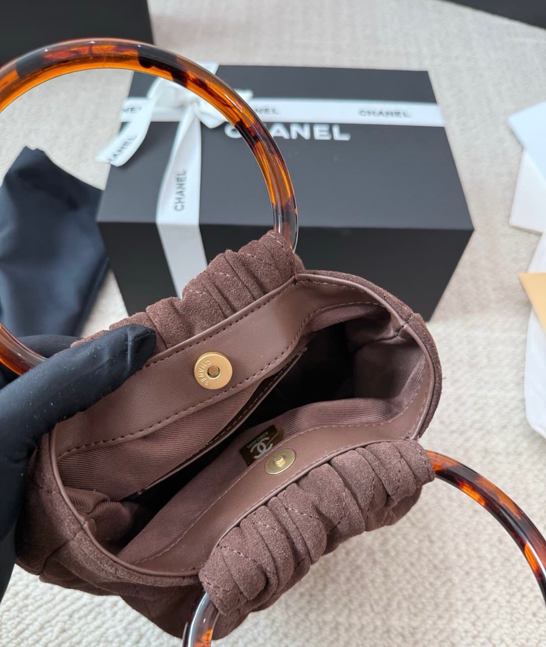 Жіноча сумка Chanel 16x18 — Фото 4 з 7