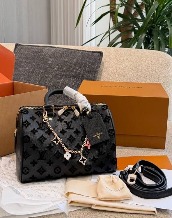 Жіноча сумка Louis Vuitton 25 см. — Фото 2 з 8