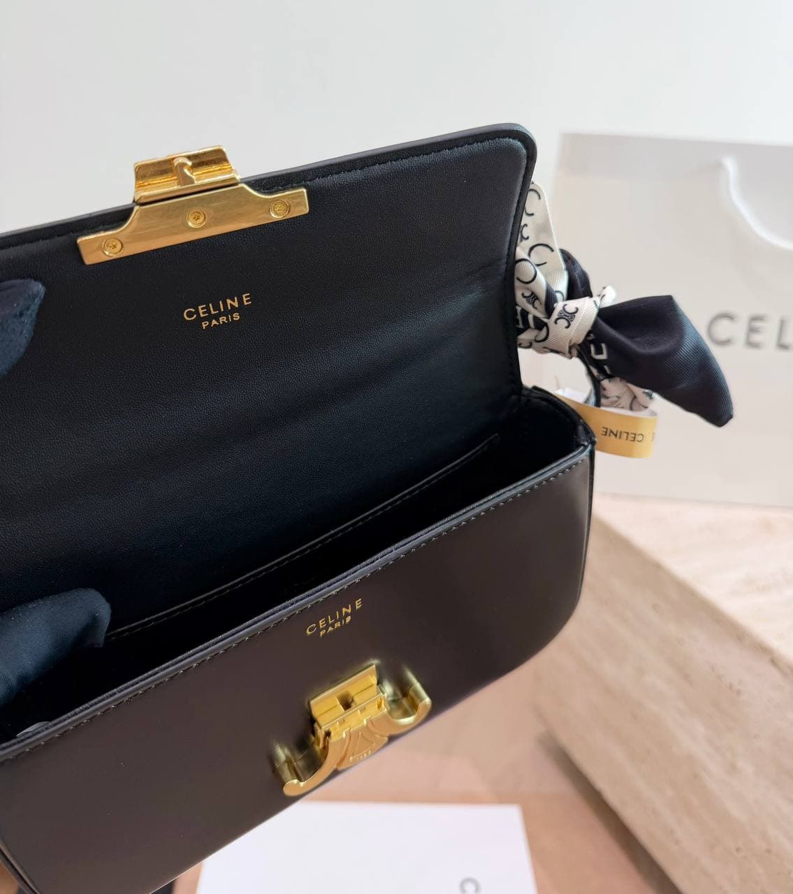 Жіноча сумка Celine Triomphe 21см. — Фото 3 з 9
