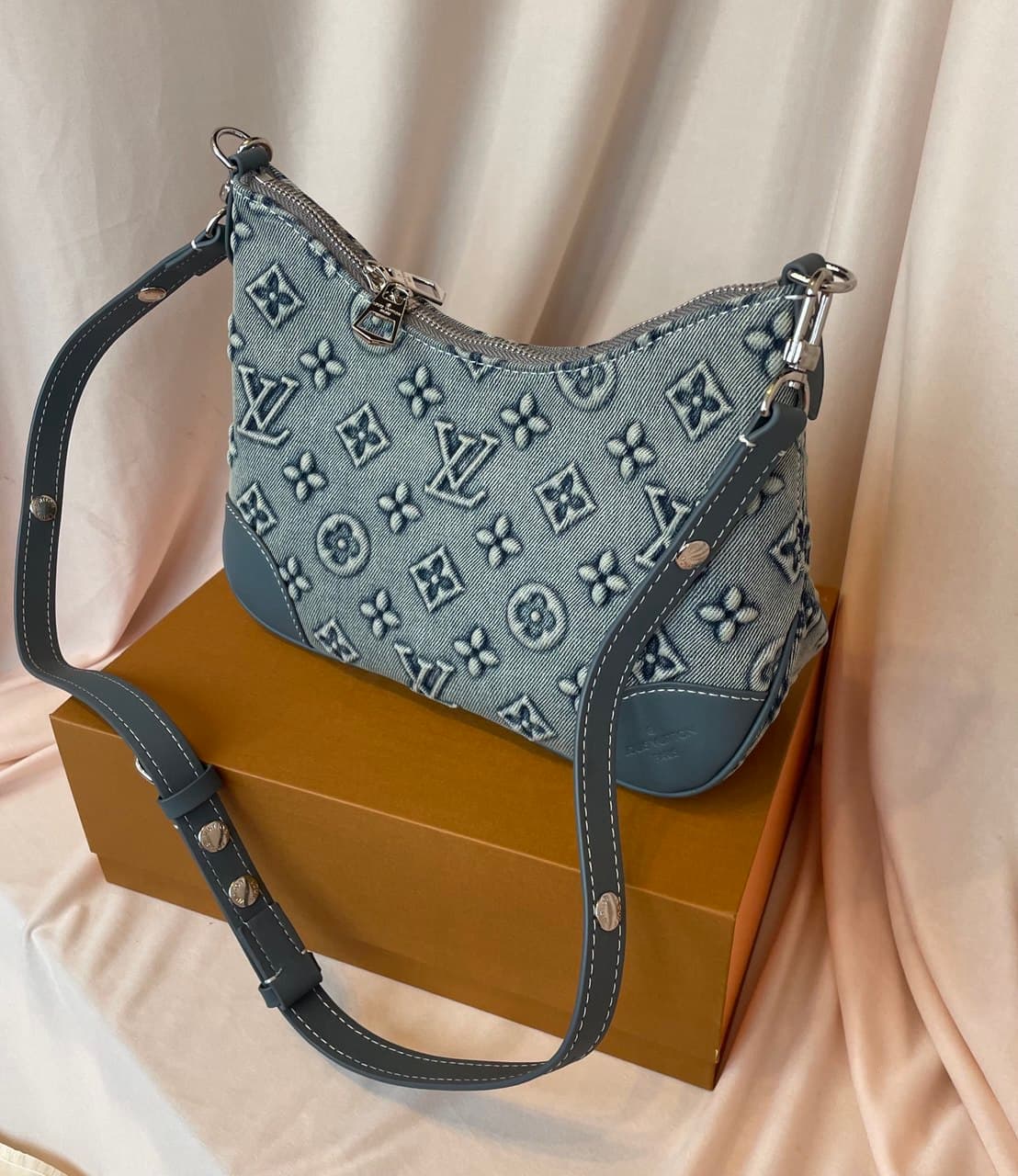 Жіноча сумка Louis Vuitton джинс- 26 см.