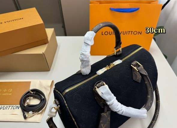 Жіноча сумка Louis Vuitton 30 см. — Фото 7 з 9